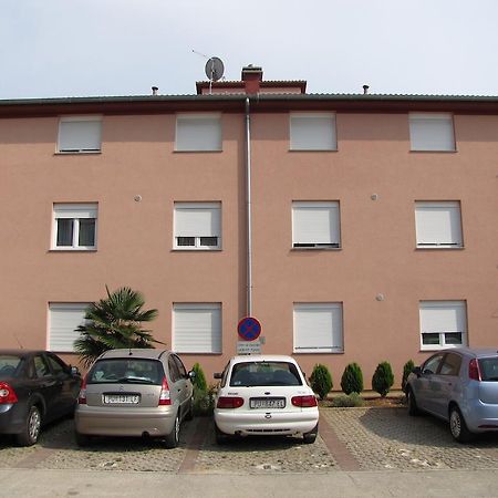 Apartment Aldo Pula Quarto foto
